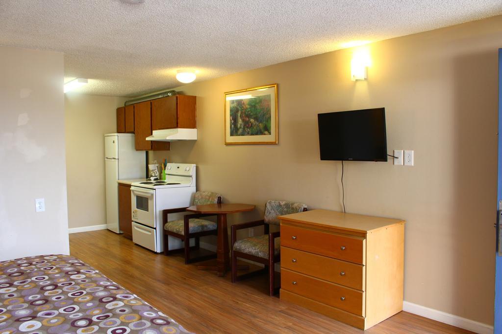 Days Inn By Wyndham Lakewood South Tacoma Phòng bức ảnh