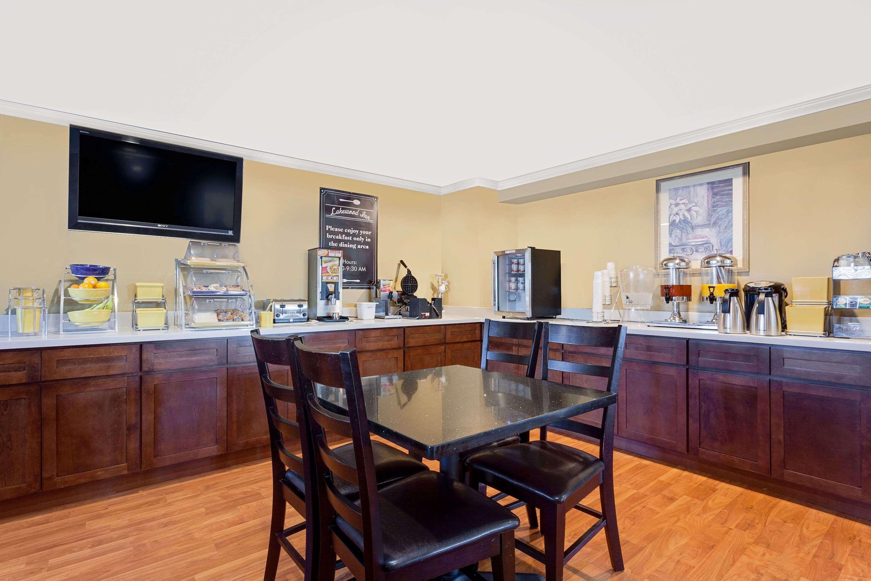 Days Inn By Wyndham Lakewood South Tacoma Ngoại thất bức ảnh