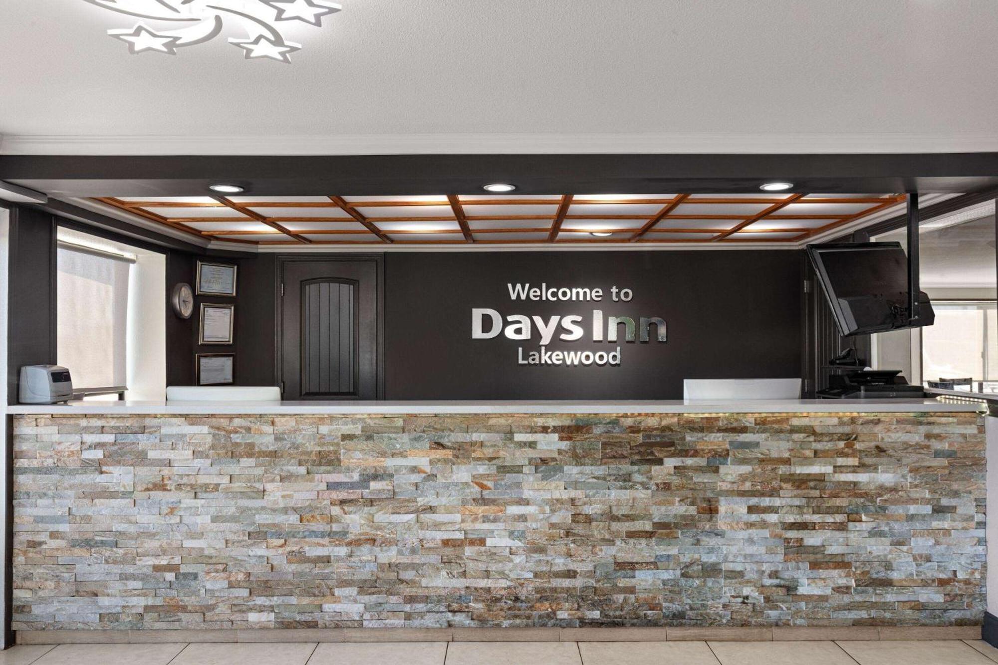 Days Inn By Wyndham Lakewood South Tacoma Ngoại thất bức ảnh