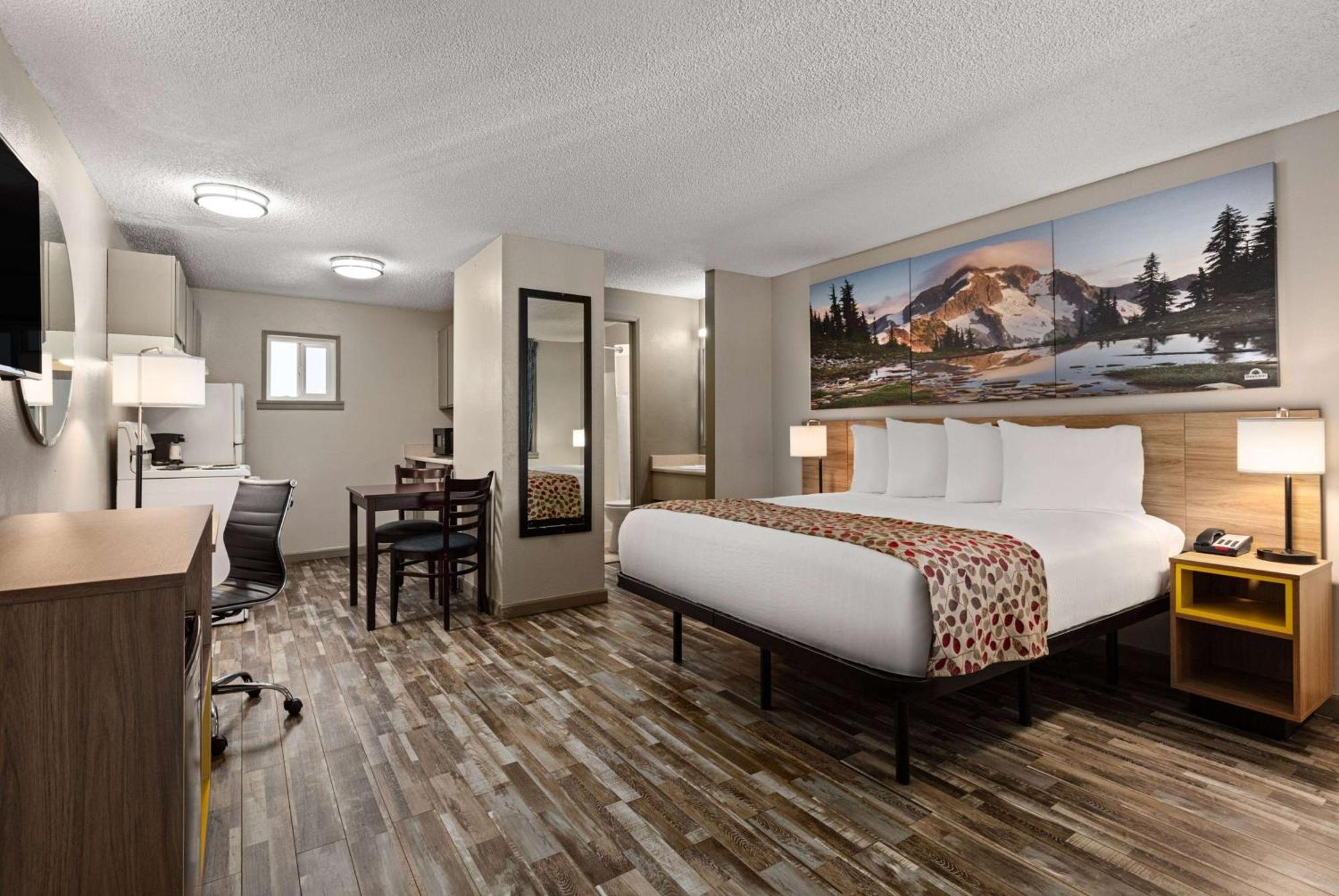 Days Inn By Wyndham Lakewood South Tacoma Ngoại thất bức ảnh