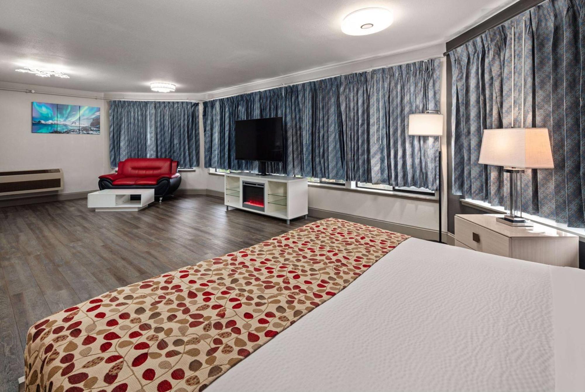 Days Inn By Wyndham Lakewood South Tacoma Ngoại thất bức ảnh