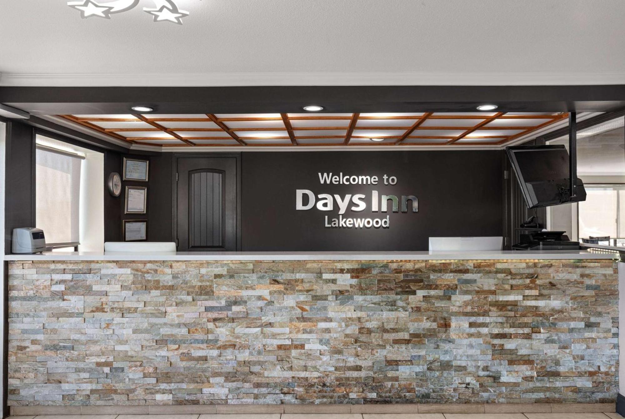 Days Inn By Wyndham Lakewood South Tacoma Ngoại thất bức ảnh