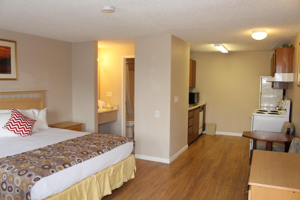 Days Inn By Wyndham Lakewood South Tacoma Ngoại thất bức ảnh