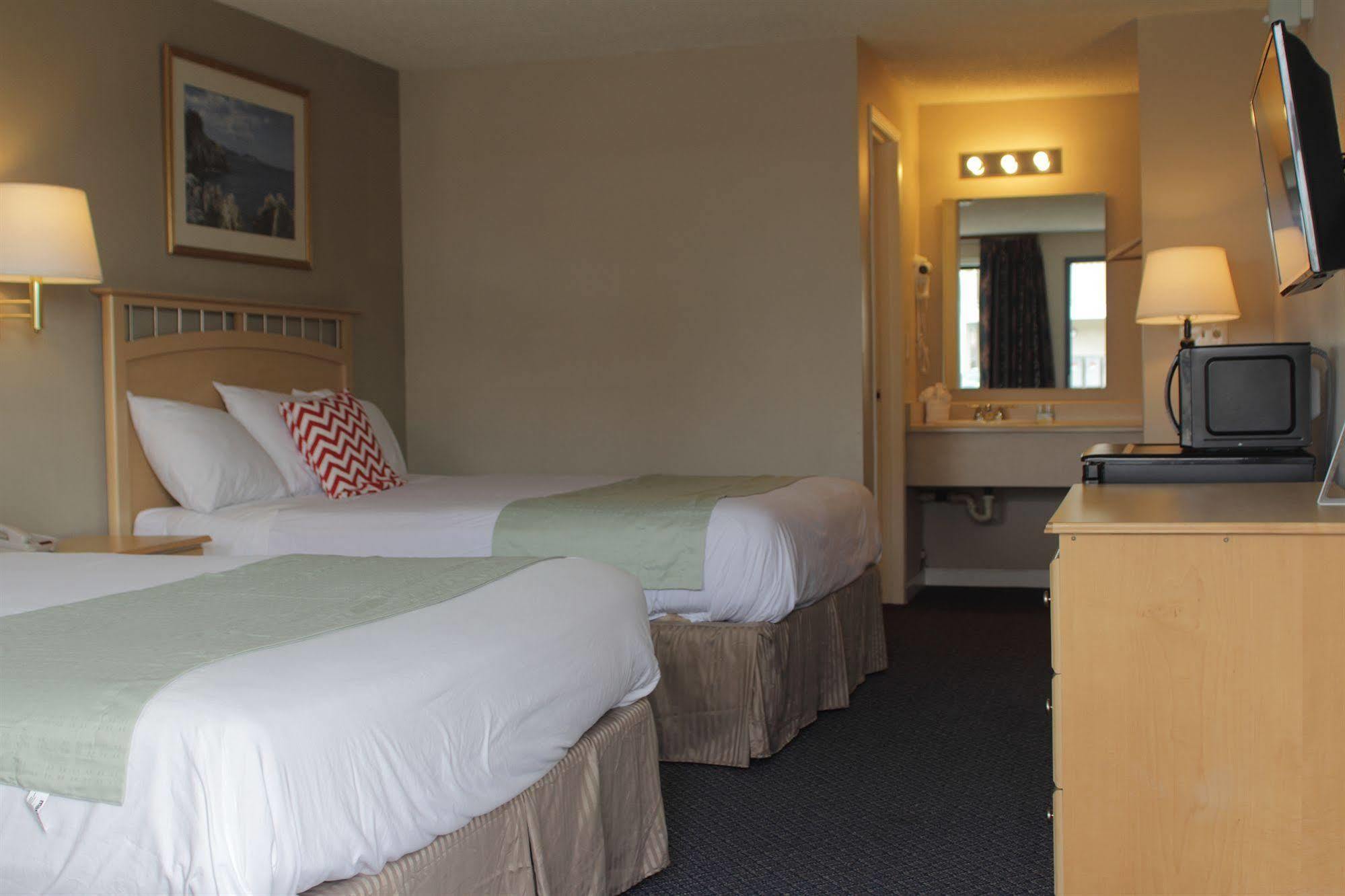 Days Inn By Wyndham Lakewood South Tacoma Ngoại thất bức ảnh