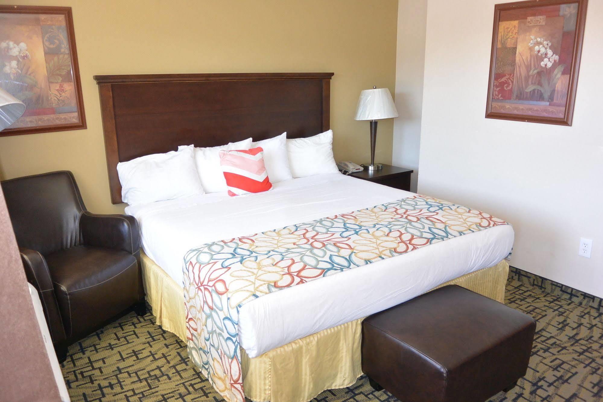 Days Inn By Wyndham Lakewood South Tacoma Ngoại thất bức ảnh