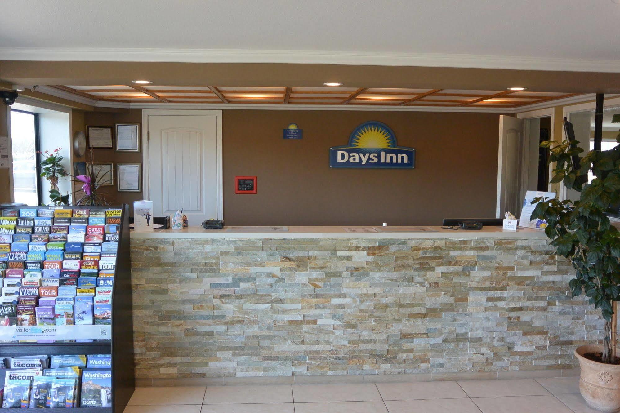 Days Inn By Wyndham Lakewood South Tacoma Ngoại thất bức ảnh