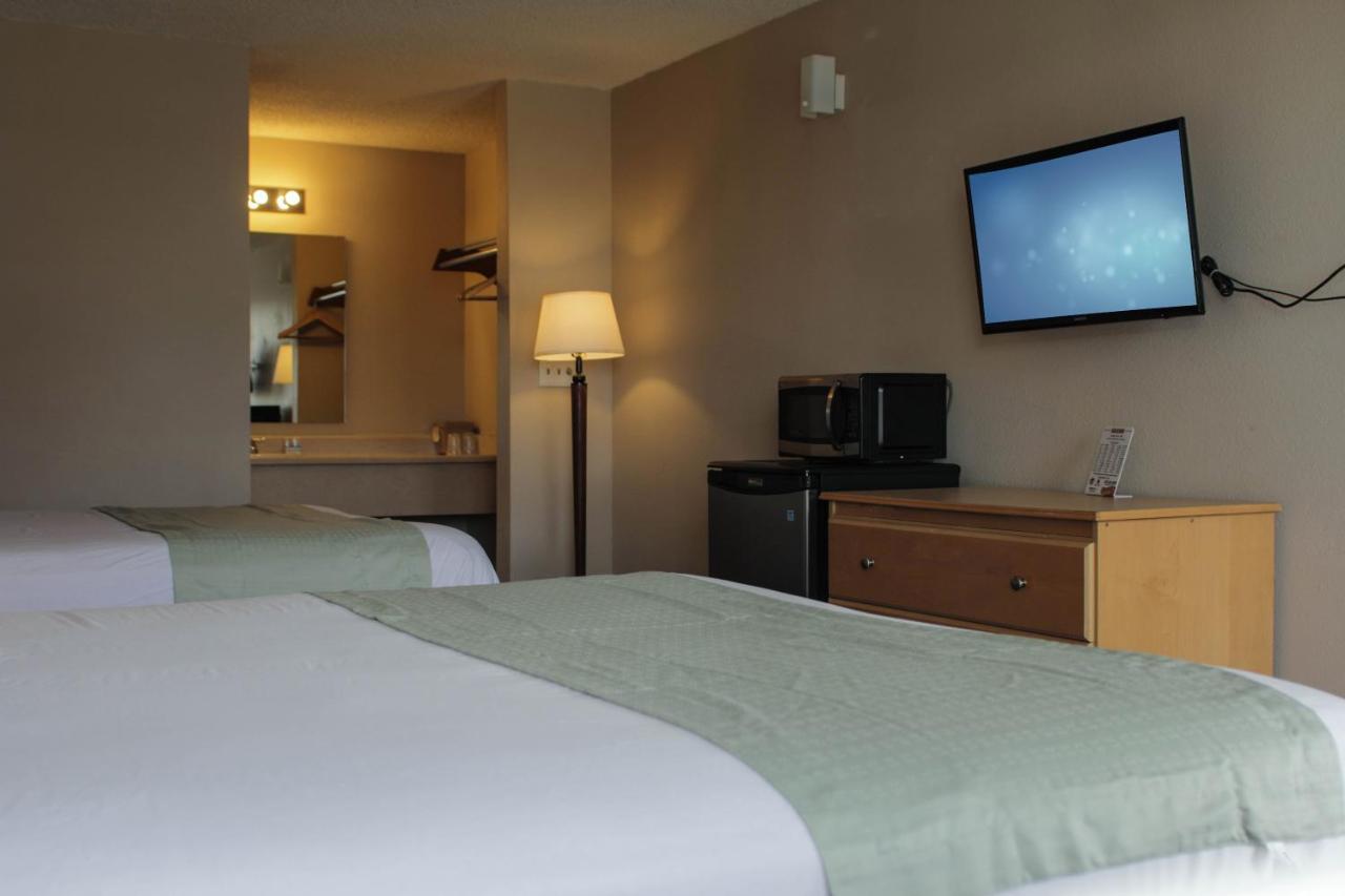 Days Inn By Wyndham Lakewood South Tacoma Ngoại thất bức ảnh